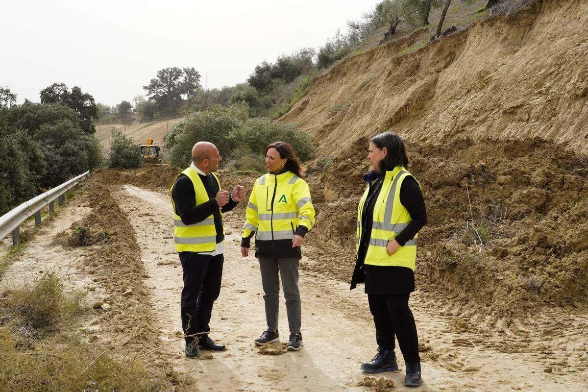 La consejera Rocío Díaz ha visitado esta mañana la carreteras de Algodonales y Alcalá del Valle.