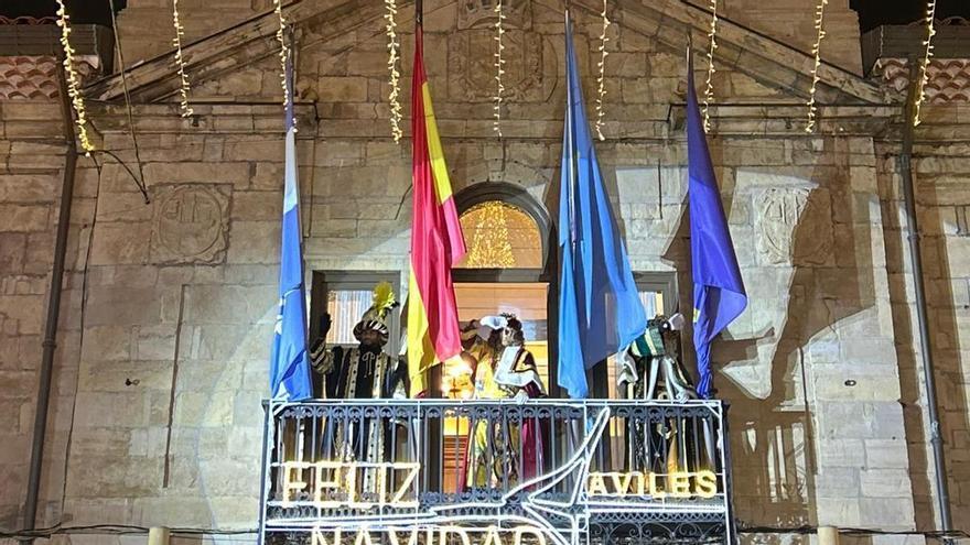 VIDEO: Así fue la cabalgata de Reyes que recorriño las calles de Avilés