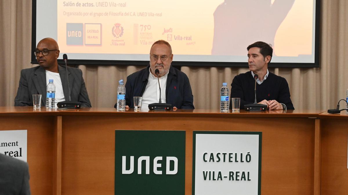 Marcos Senna, Alfredo Relaño y Marcelino.