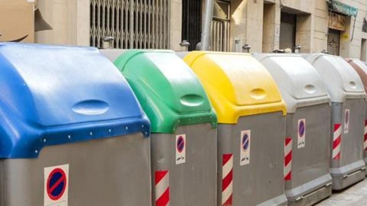 Algunos de los contenedores nuevos de Calatayud.