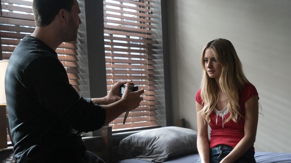 Jackson White (Stephen) y Grace Van Patten (Lucy) en la nueva temporada de 'Tell me lies'