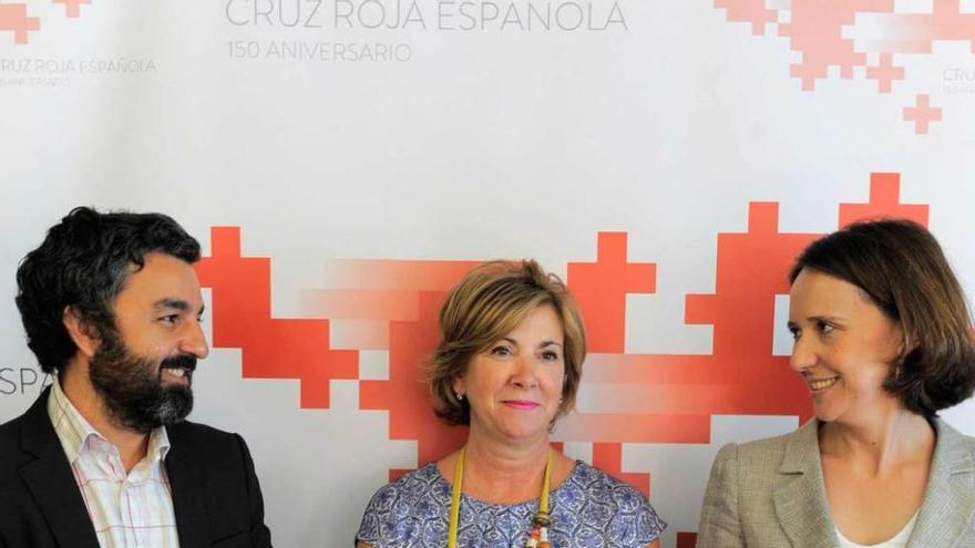 Por la izquierda, Alejandro Calvo, Celia Fernández y Teresa Sanjurjo.