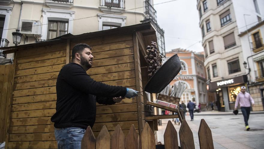 El alza de precios también afecta a los vendedores de castañas de Cáceres