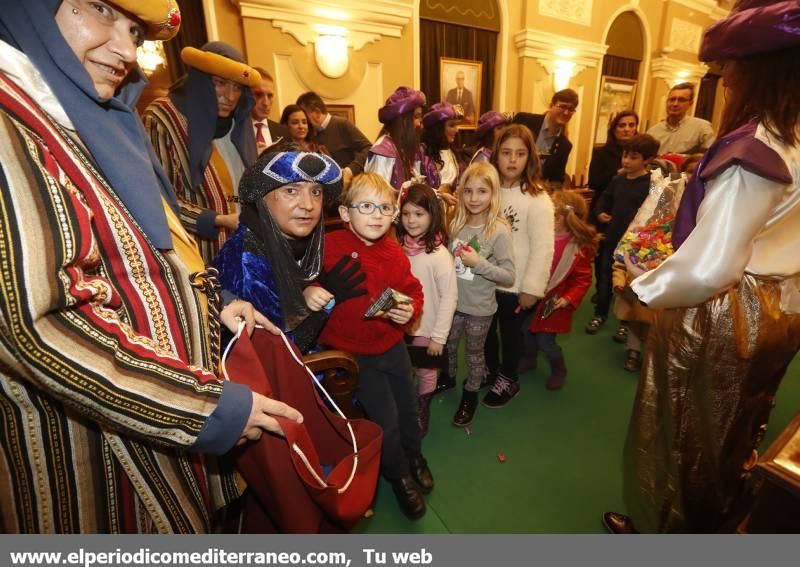 El Cartero Real recogió las ilusiones de los niños de Castellón