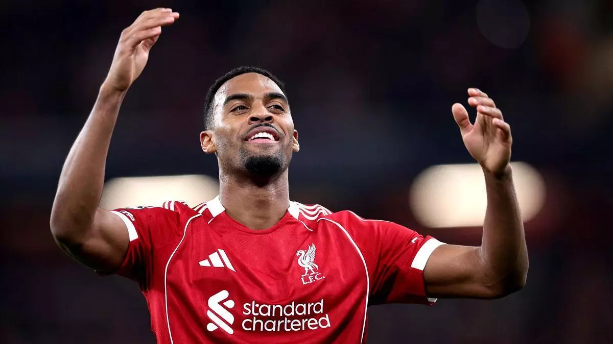 ¡Gravenberch puso el tercero en el marcador con un espectacular tiro!