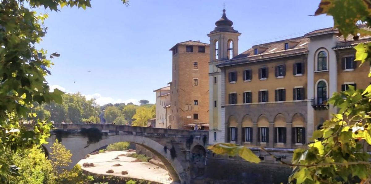 Isla Tiberina, un salvavidas en el Tíber