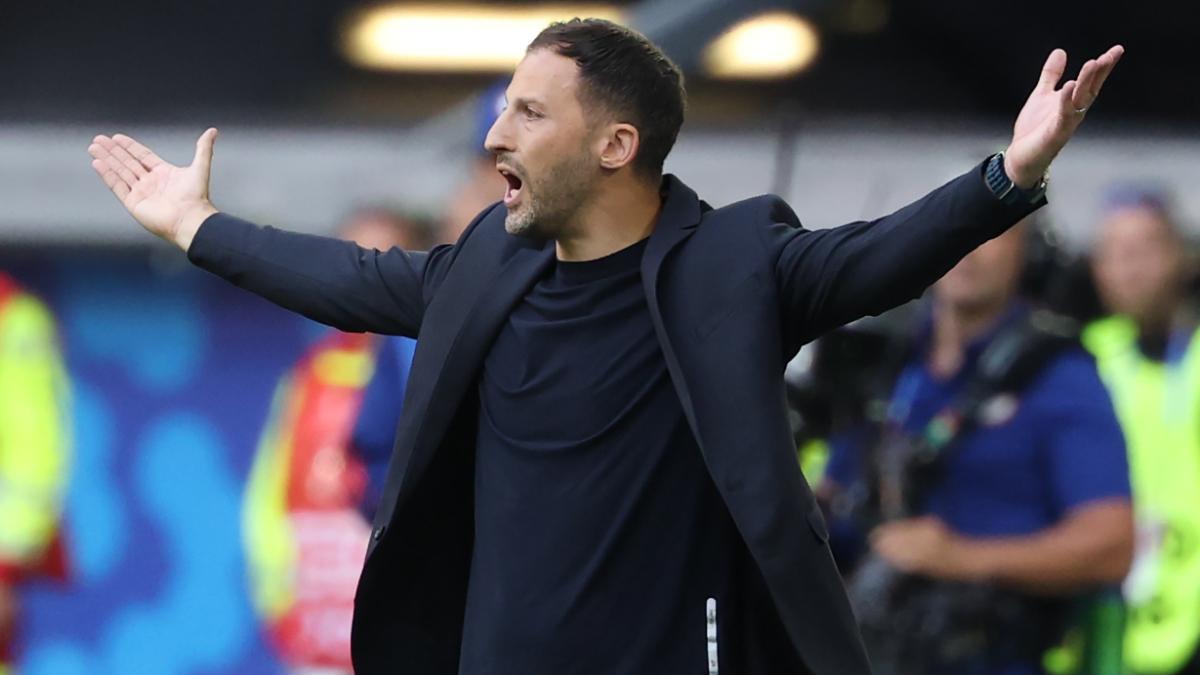 Domenico Tedesco, enfrentado a Courtois, en la corona de la selección belga