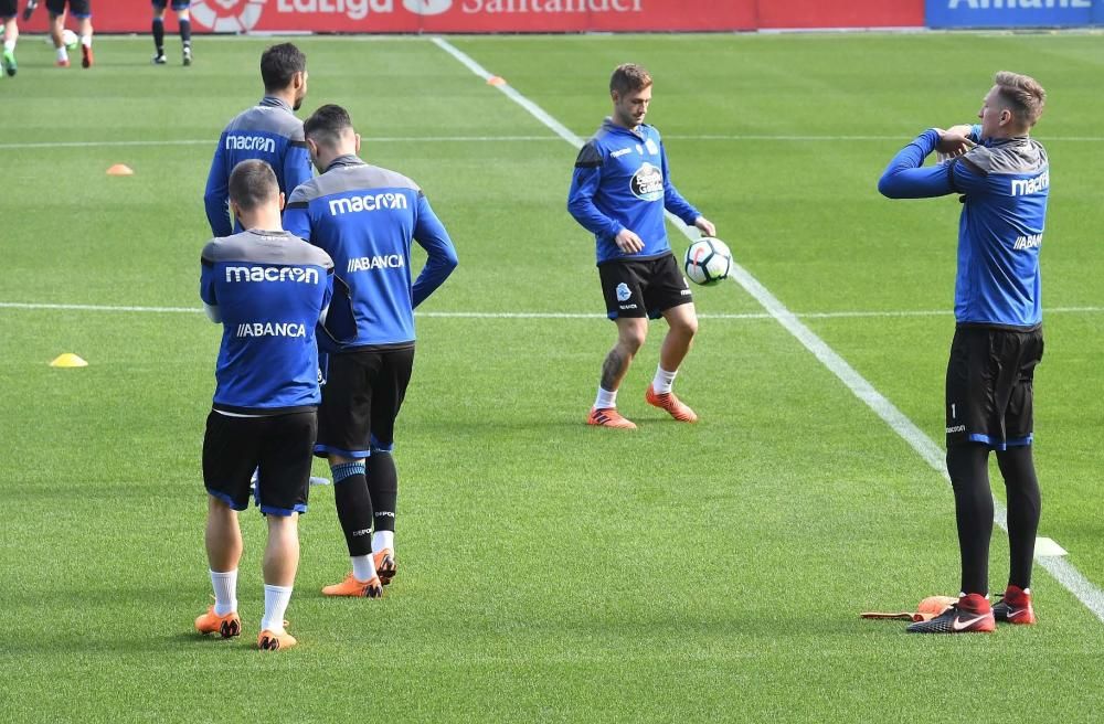 El Dépor se entrena antes de recibir al Barça