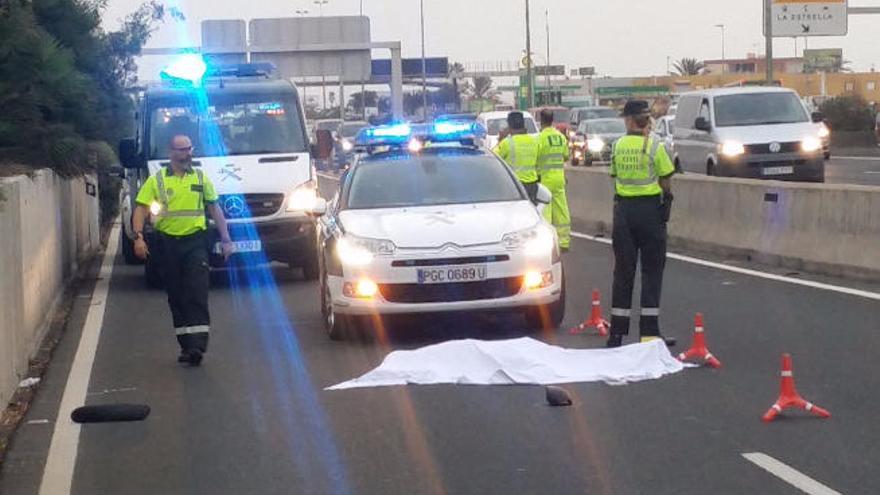 Un peatón de 49 años muere atropellado en Telde cuando cruzaba la autovía del Sur