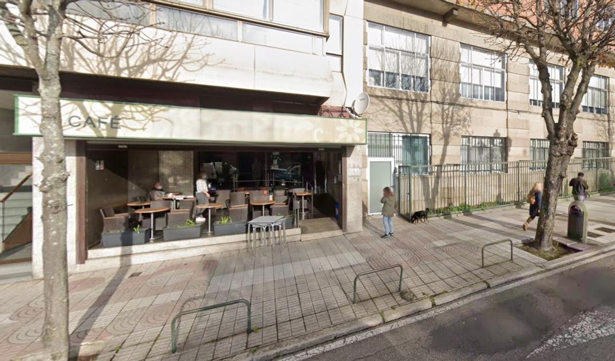 El hombre asaltó esta cafetería situada en el número 166 de la Gran Vía.