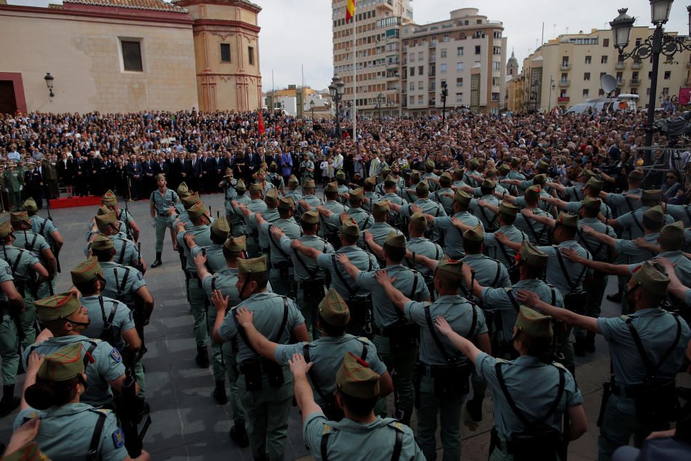 Spanish legionnaires line up before carrying ...