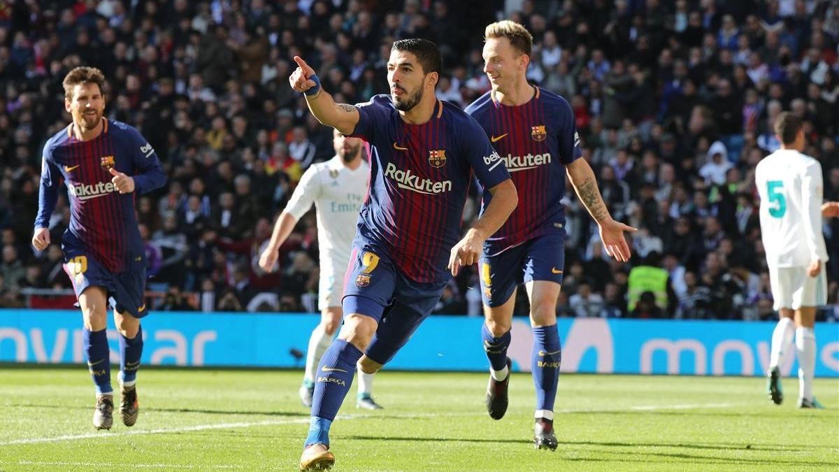 Luis Suárez celebra su primer gol en el clásico del Bernabéu del pasado diciembre