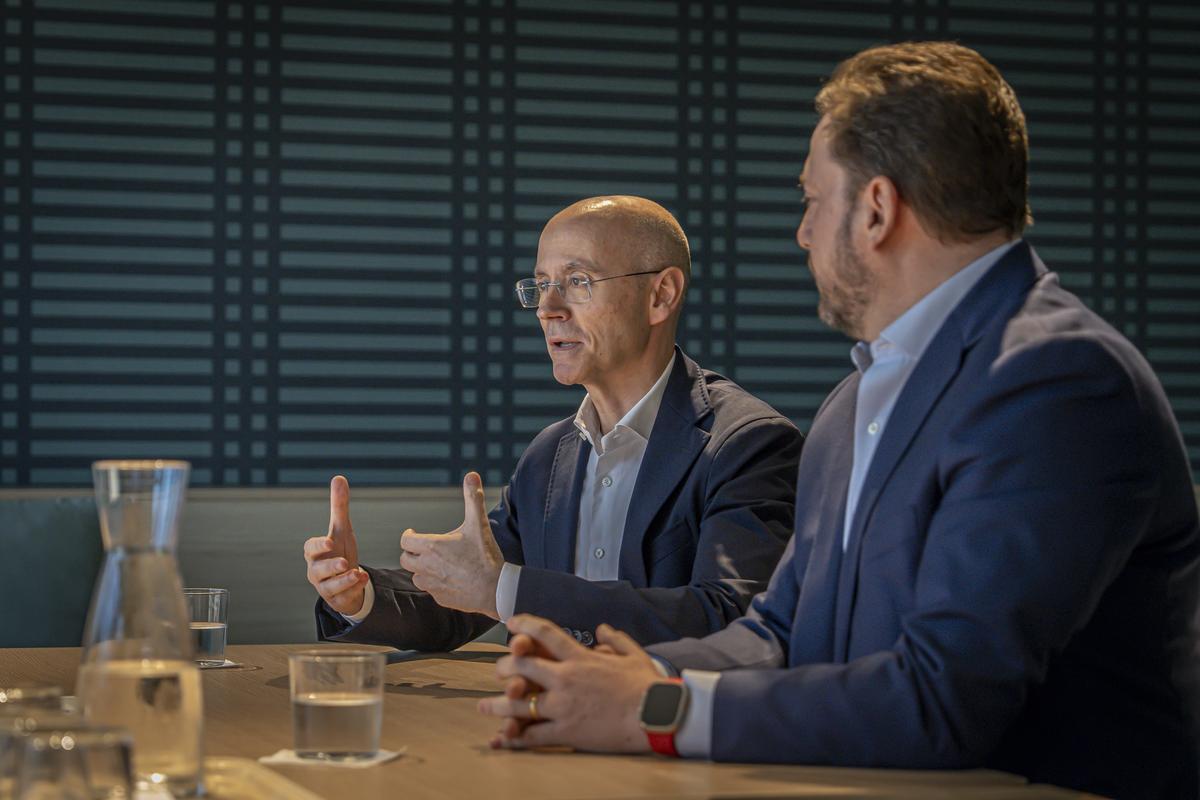 Entrevista a Jordi Sánchez (izquierda) y Bernardo Kanahuati, director de farmacéutica y CEO de Bayer, respectivamente. 