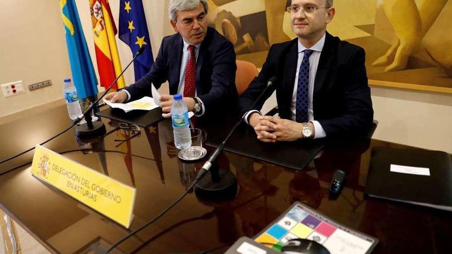 Mariano Marín, a la izquierda, y José Miguel Herrero, ayer, en Oviedo.