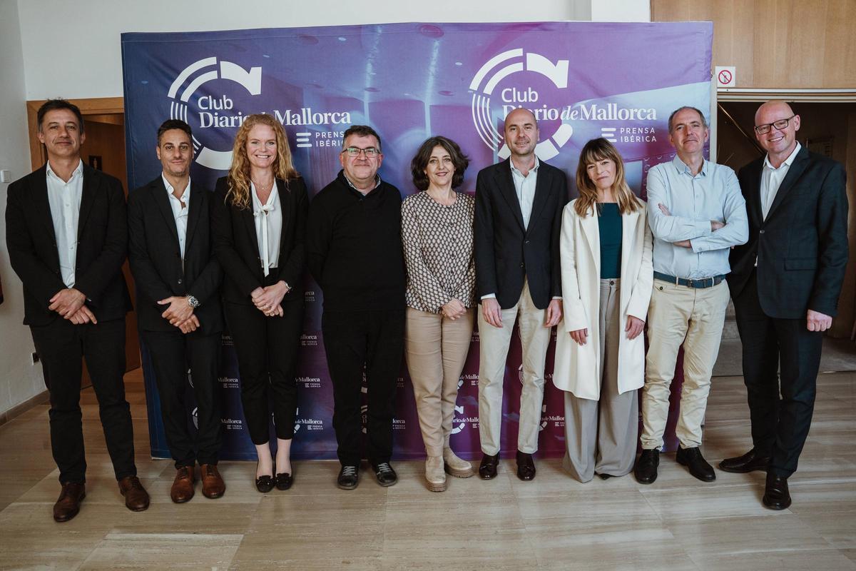 Álvaro Sánchez, manager de Cambio Climático del Grupo Iberostar; Toni Grimalt, asesor de la presidencia del Govern balear; Corinna Graf, CEO de Puerto Portals; Joan Simonet, conseller de Agricultura; Marisa Goñi, directora de Diario de Mallorca; Eduardo Maynau, delegado de Red Eléctrica Española en Balears; Petra Mut, gerente de la Federación Empresarial Balear de Transportes (FEBT); Xavier Lavandeira, catedrático de Economía de la Universidad de Vigo y Antoni Riera, catedrático de Economía Aplicada y director de la Fundació Impulsa durante el Foro Mediterráneo