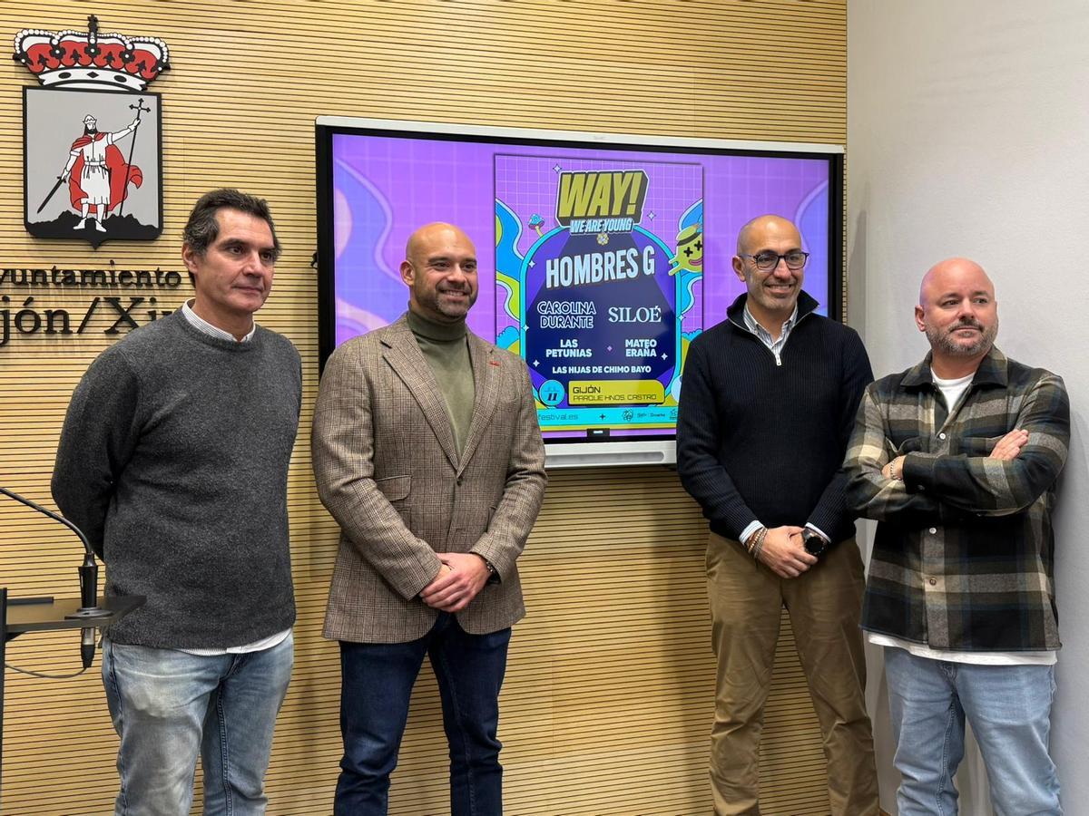 Por la izquierda, Alberto, Jesús Martínez Salvador, Oliver Suárez y Marino González, este martes en el Ayuntamiento.