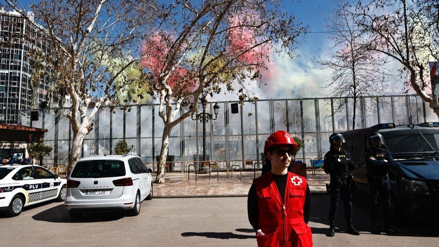 Pibierzo une los estilos berciano y valenciano en una mascletà &quot;Senyera&quot;