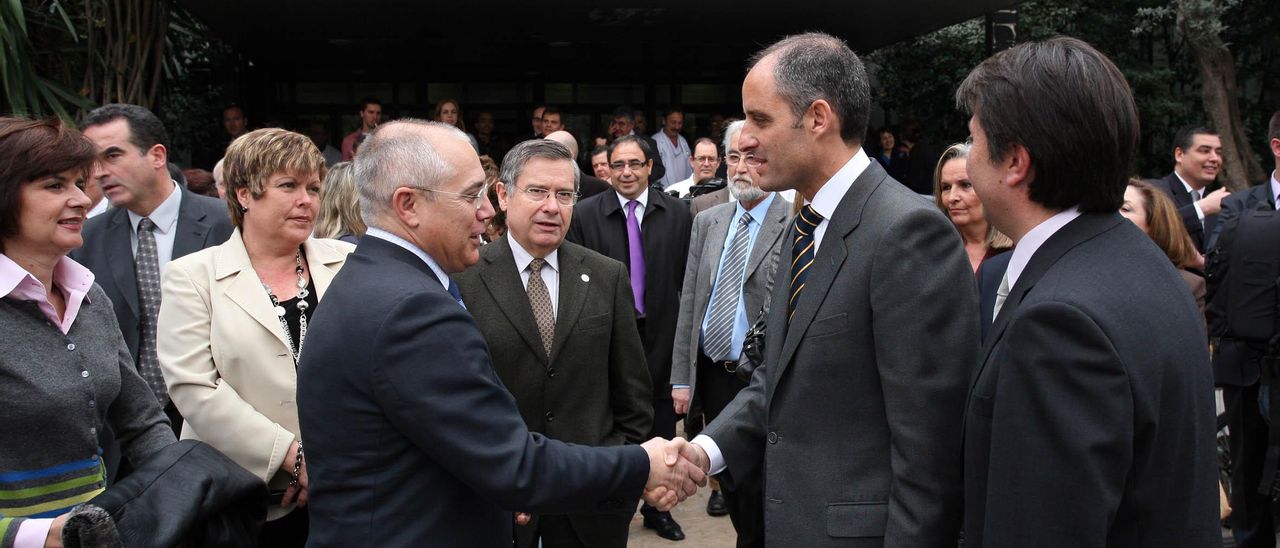 Acto de presentación del proyecto de ampliacion del Hospital Clinico tras un convenio con la Politécnica en 2008.