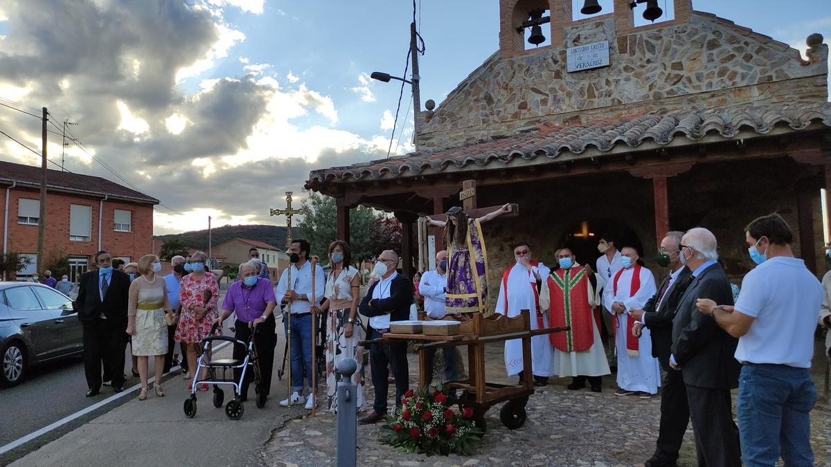 El Cristo a su llegada a la Ermita de Morales del Rey. / E. P.