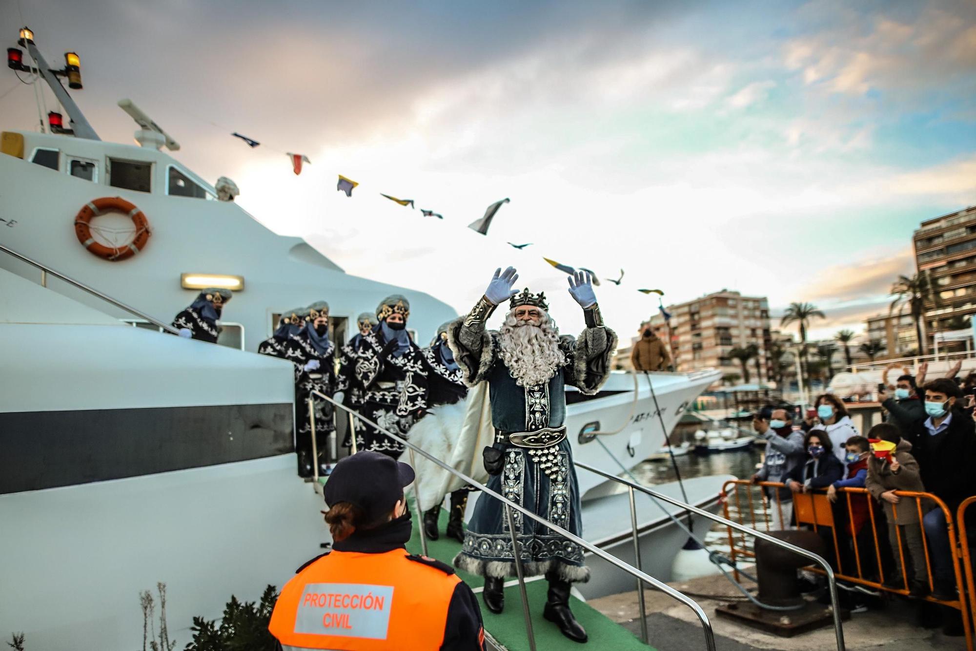 Los Reyes Magos desembarcan en Torrevieja