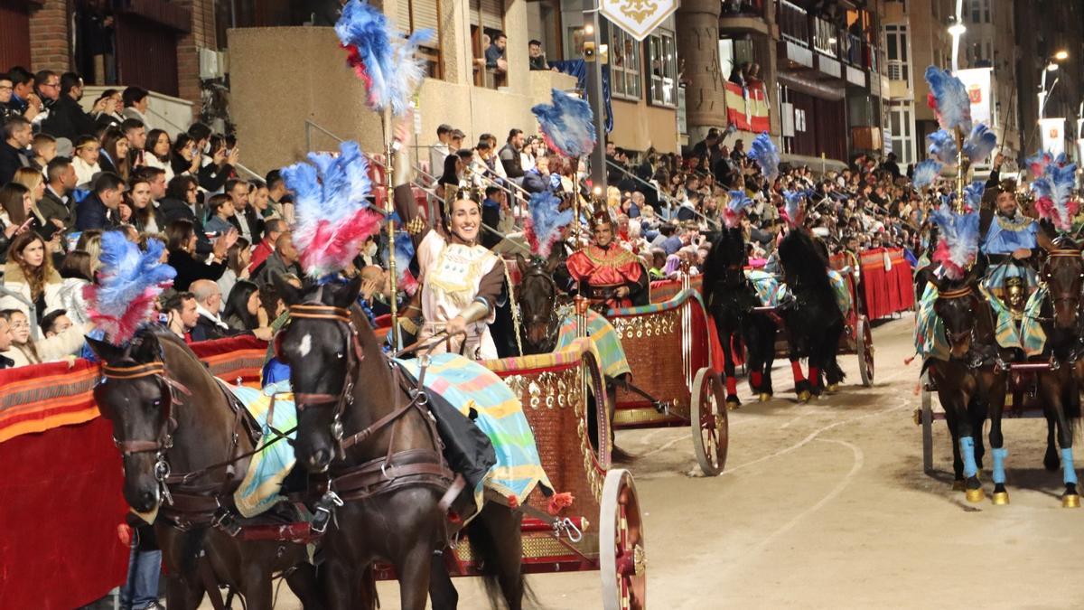 Grupo de las bigas de José del cortejo del Paso Azul.