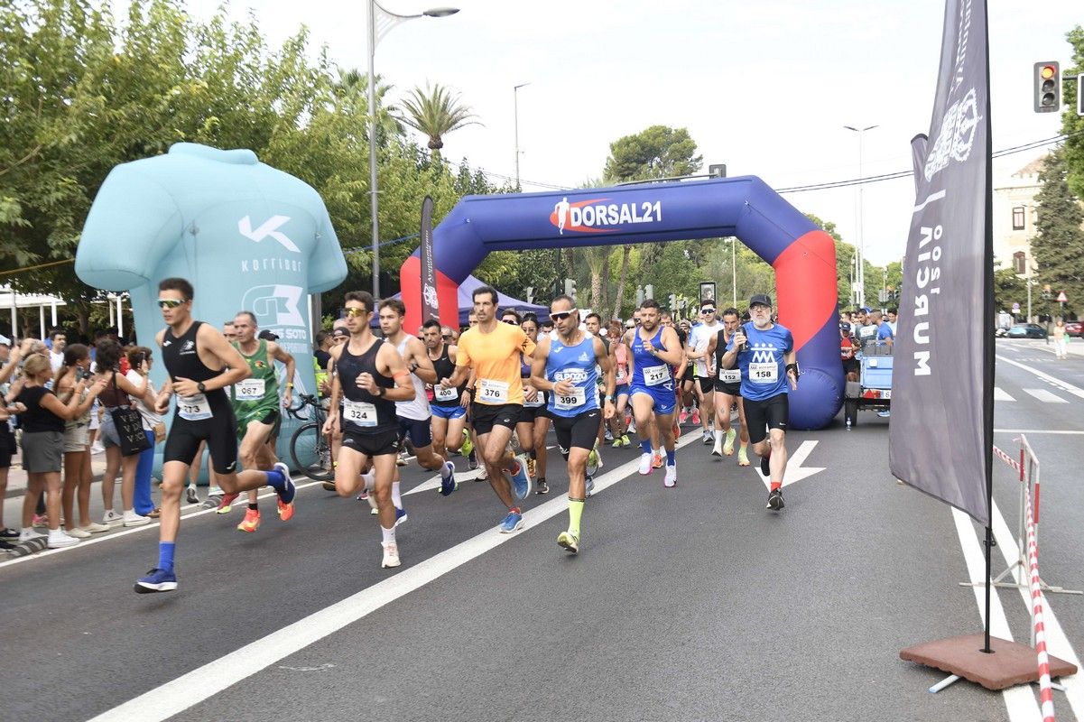 La carrera y marcha Solidaria Asteamur, en imágenes