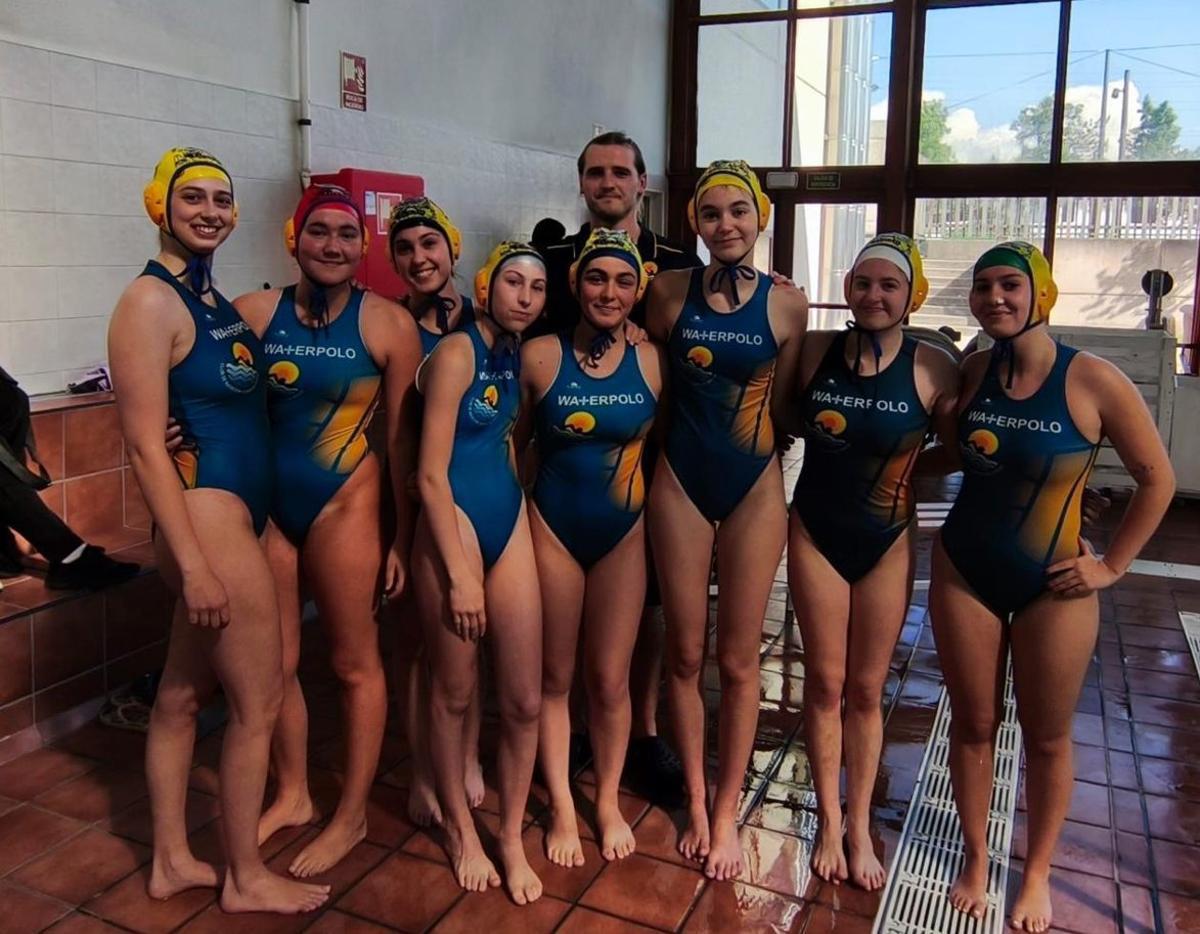 El equipo de waterpolo senior femenino del club ovetense.