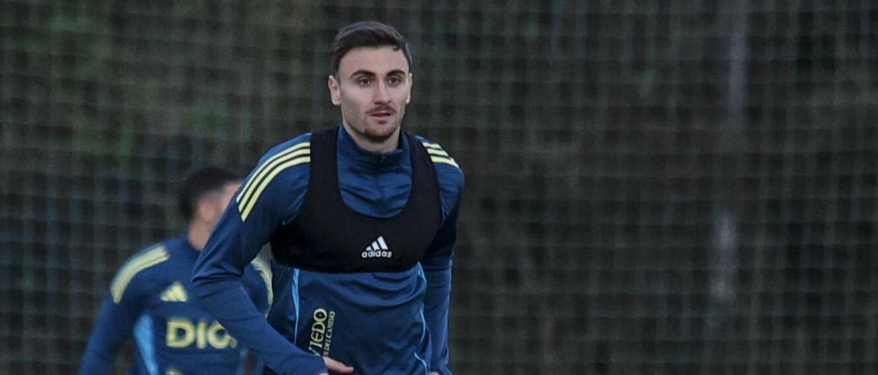 Álex Forés, en un entrenamiento en El Requexón. | IRMA COLLÍN