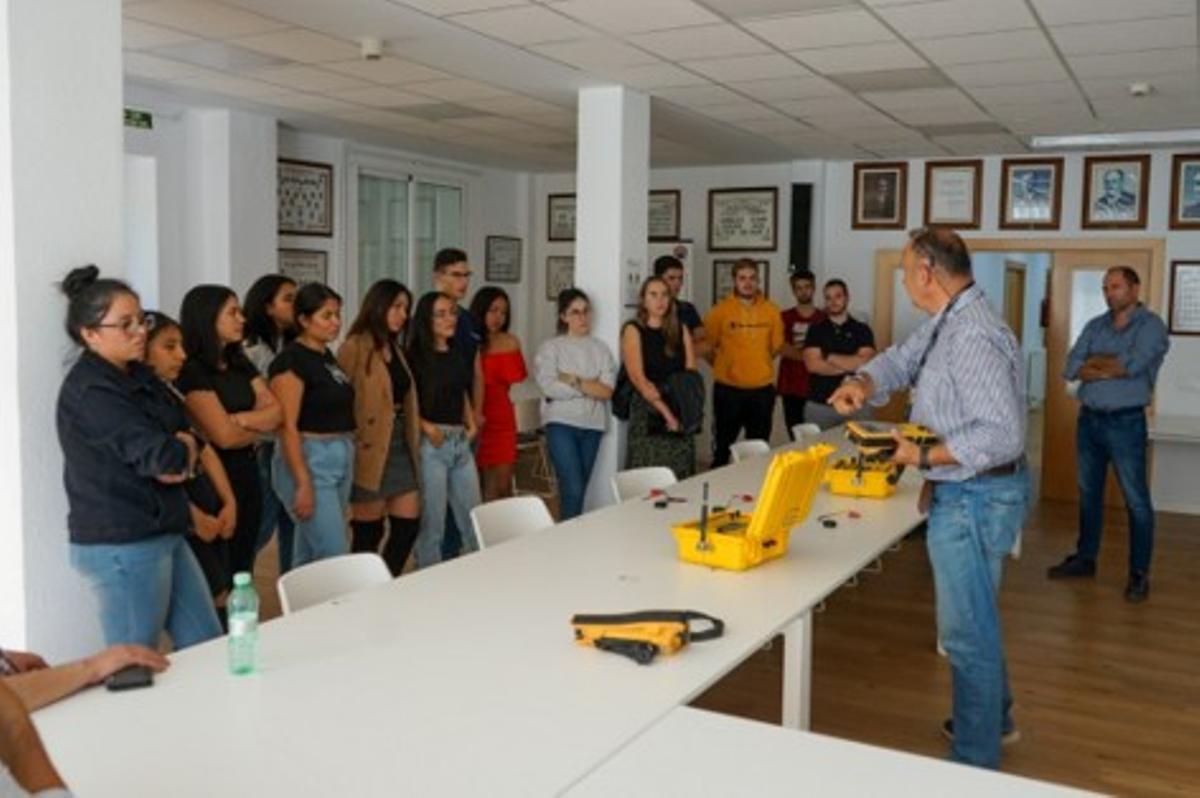 Formación en sismógrafos para monitorización de voladuras en la Escuela Politécnica Superior de Belmez.
