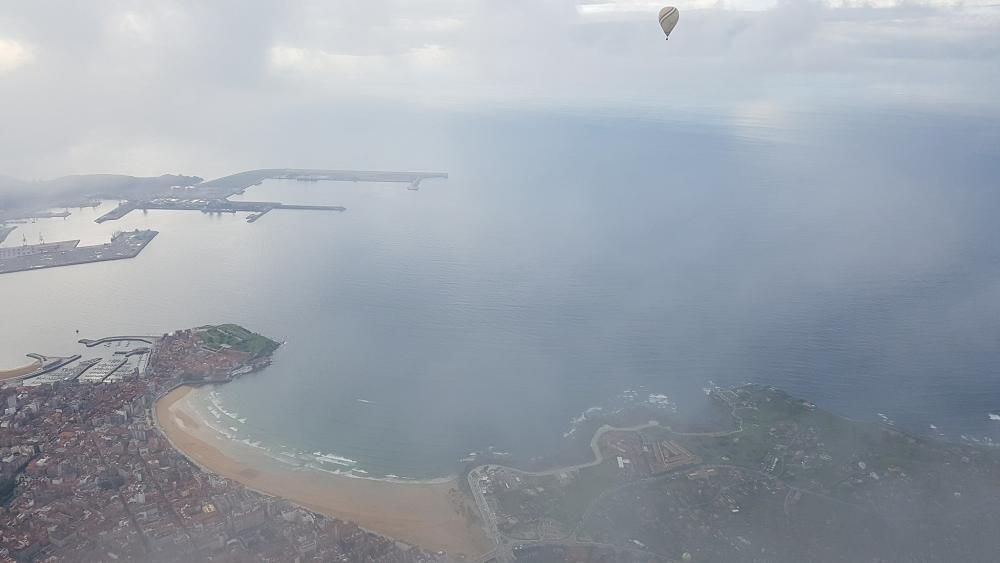 Último vuelo de los globos en Gijon