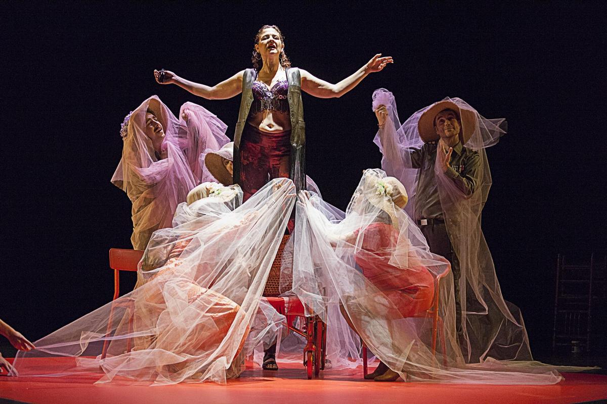 "Las Bingueras de Eurípides", de Las Niñas de Cádiz