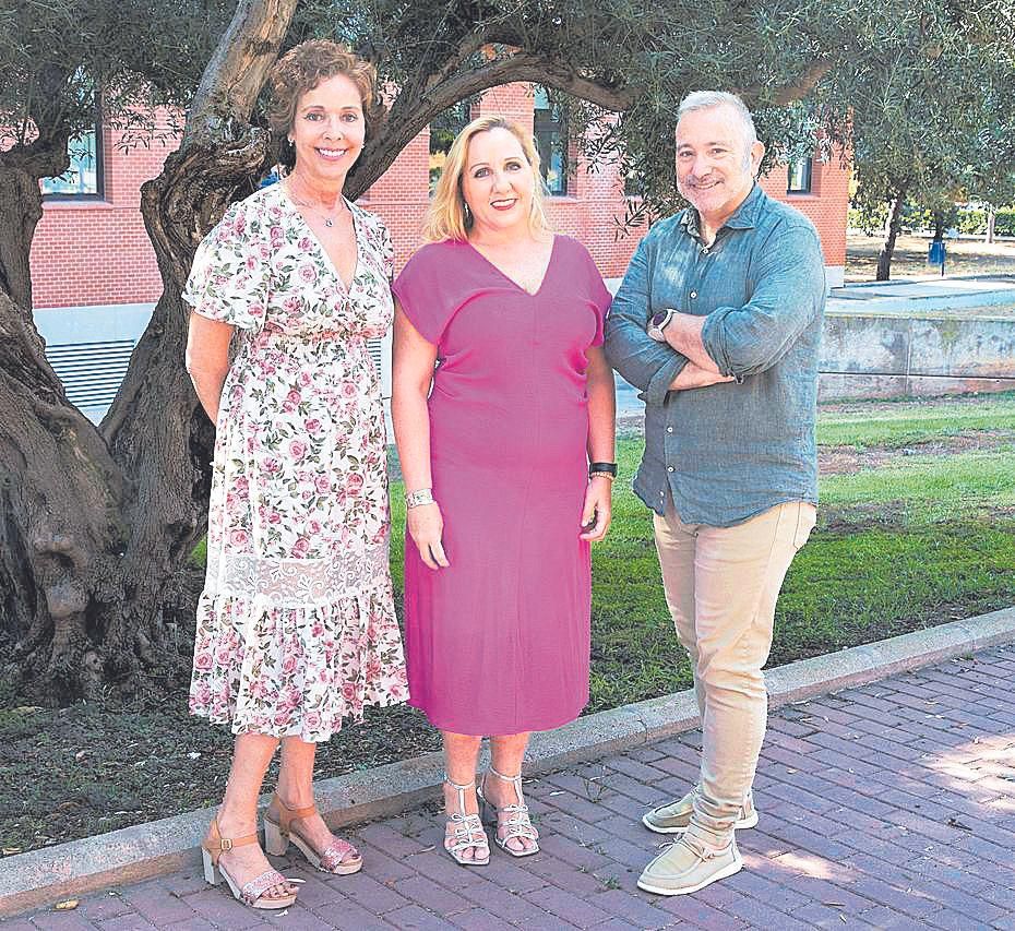 Los profesores Iciar Cordero, María Lidón Lara y Juan J. Periago.