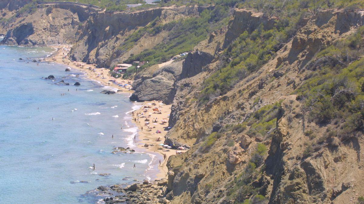 Imagen de archivo de la playa de s&#039;Aigua Blanca de Ibiza.