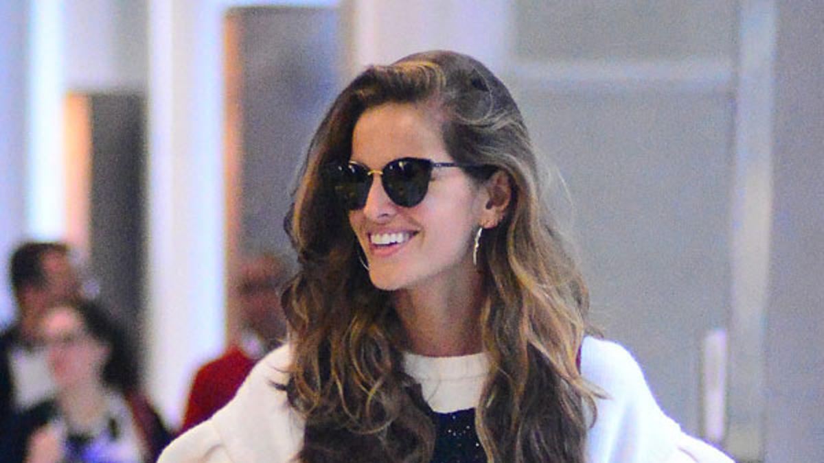 Izabel Goulart apuesta por el look sporty chic en Río - Woman