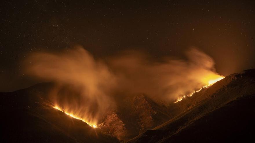 La «vacuna» de las borrascas se agota y el bosque gallego regresa a niveles de riesgo de incendio similares a los del verano pasado