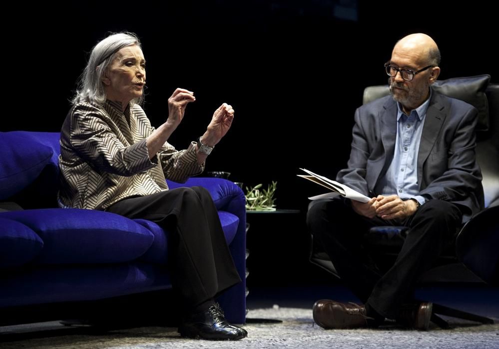 Acto de Nuria Espert, premio "Princesa de Asturias" de las Artes, en el teatro Jovellanos