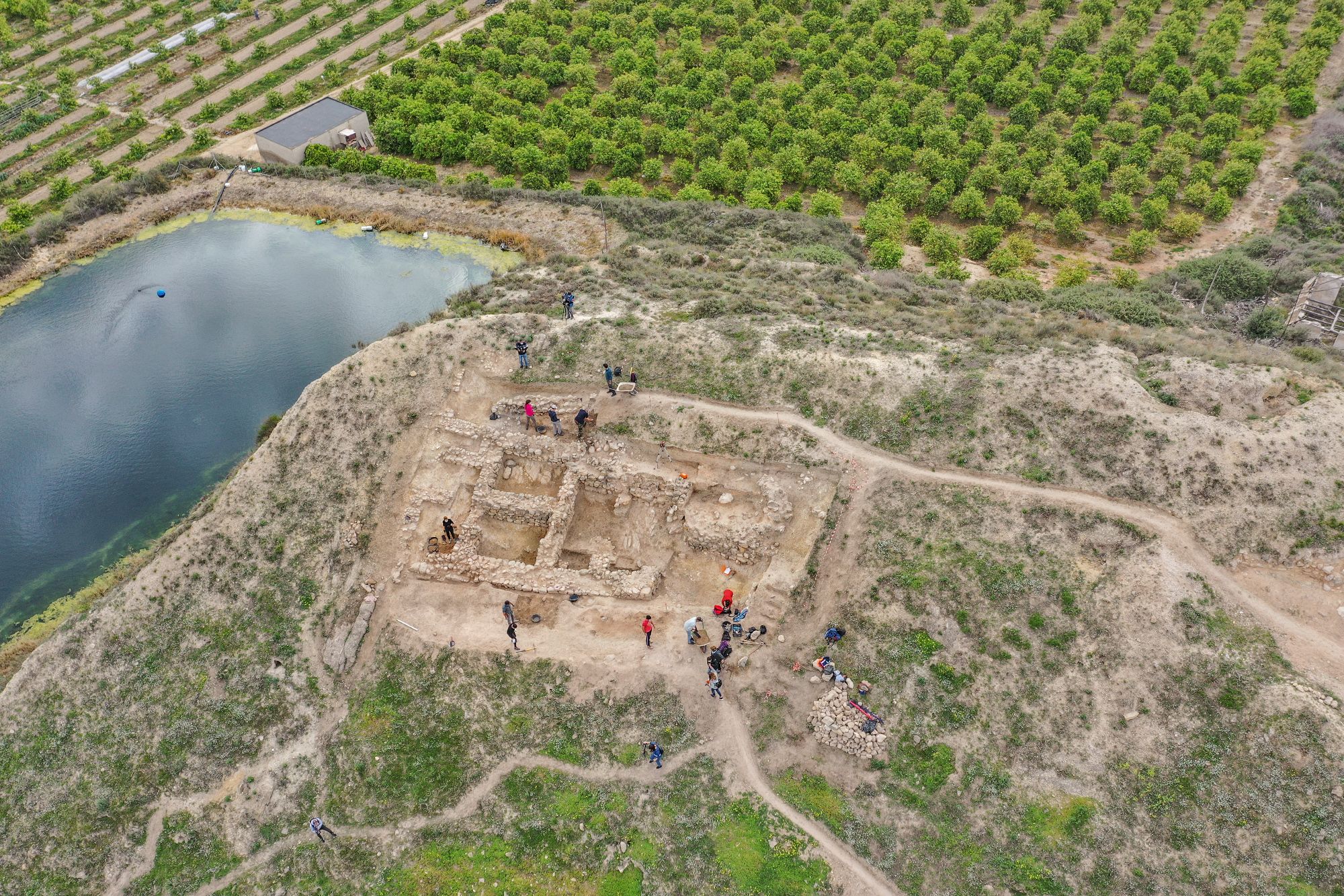 Excavaciones arqueológicas en el yacimiento de Los Saladares