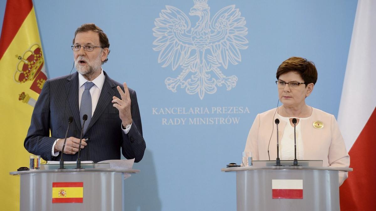 SZDYLO RECIBE A RAJOY EN VARSOVIA PARA INICIAR LA XII CUMBRE HISPANO-POLACA