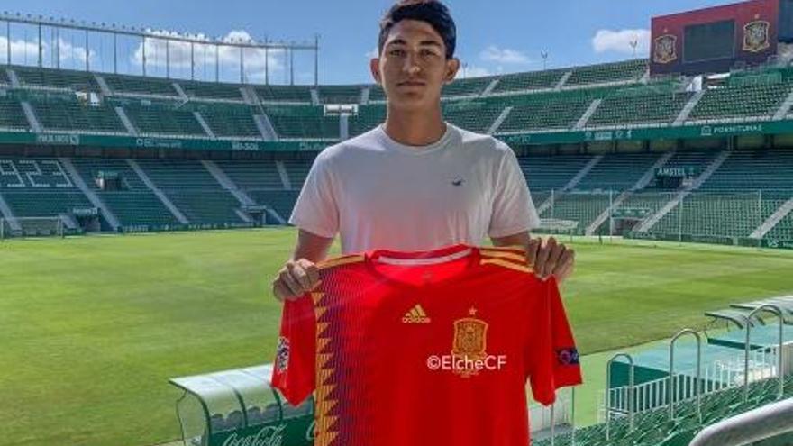 César Moreno, con la camiseta de España