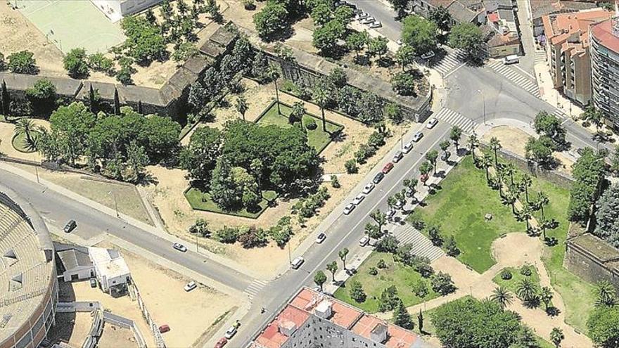 Proponen reconstruir la muralla de Badajoz entre los baluartes de Trinidad y Santa María