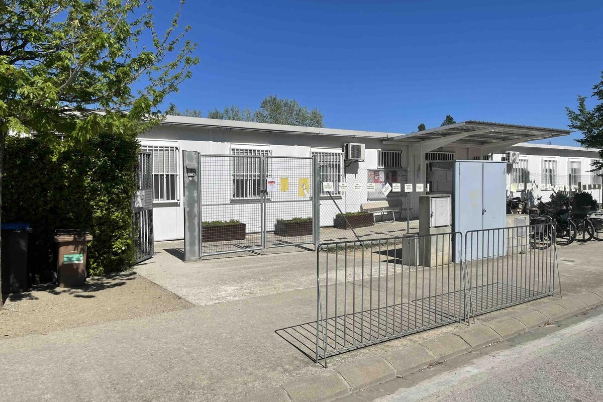 La façana de l'escola Camins de Banyoles