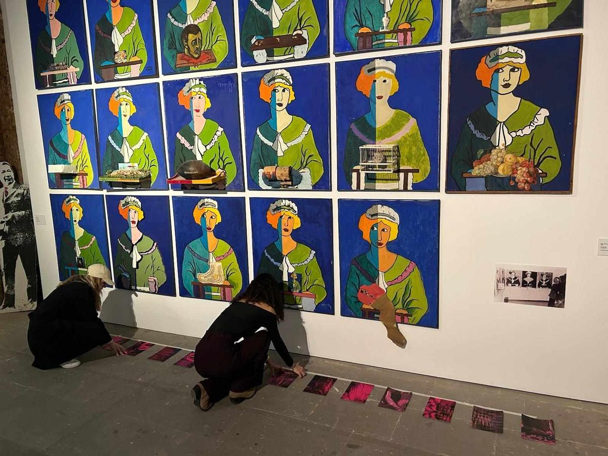 Los alumnos de Bellas Artes han intervenido en el recorrido de la exposición.