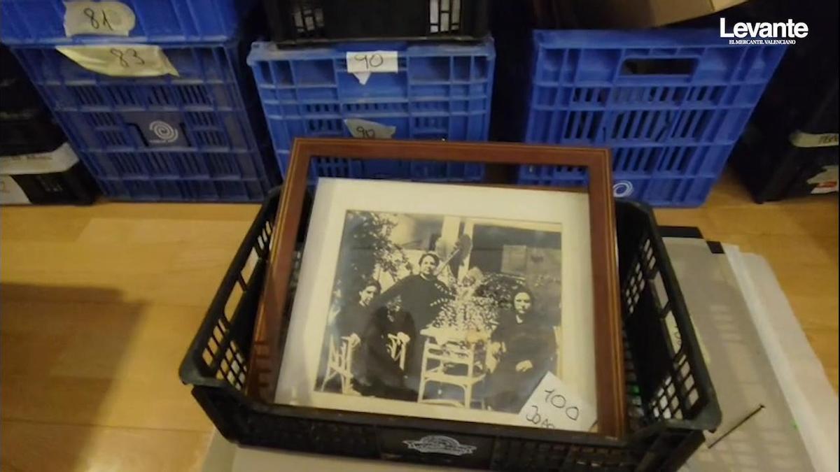 Algemesí recupera su imagen: 80.000 fotografías salvadas del barro de la dana