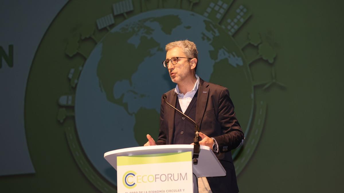 Arcadi España, durante su intervención en el III Ecoforum de ‘Mediterráneo’.