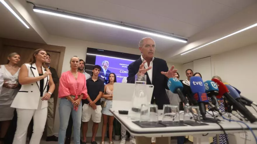 Camps dice que el PP de la Comunidad Valenciana necesita una "dinamización" y "presencia constante" en la calle
