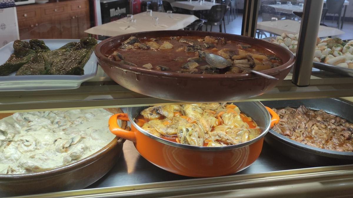 Pincha para ver cómo preparan el rabo de toro, uno de los platos preferidos por los clientes del Fandos.