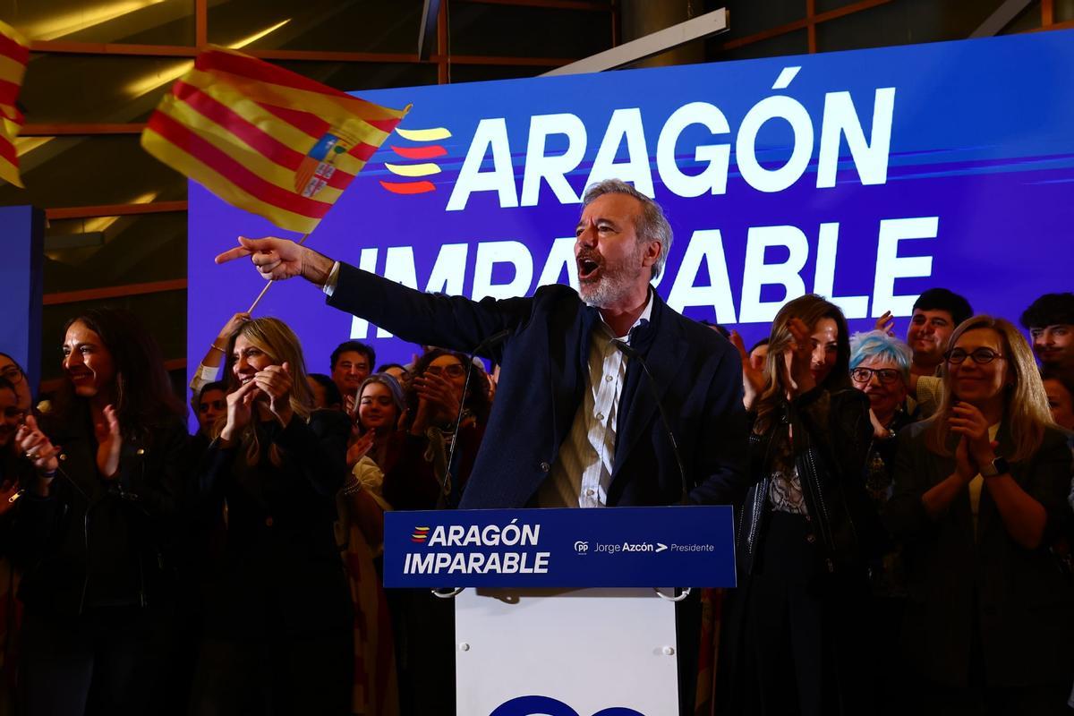 El presidente de Aragón celebra la victoria electoral en el hotel Reina Petronila.