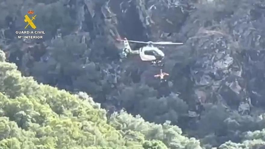VÍDEO | La Guardia Civil rescata a un barranquista en la Sierra Norte de Sevillas