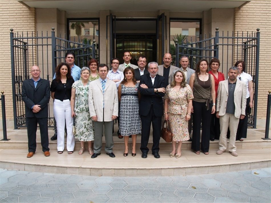 corporación 2007-2011. Almenar i Navarro, Josep (Alcalde) Amoraga i Toledo, Carmen Baixauli i Ruiz, Delfina Cámara i Reche, Santiago Ferrer i Real, Francesca García i Martínez, Ana Eva Gil i Salvador, M. Luisa González i Fernández, Rosario Martínez i Ciscar, M. Rosa Martínez i Garcés, Ismael Marzo i Gadea, José Carlos Monreal i Vilanova, Patricio Pérez i Adrián, Jovita Planells i Cubells, José Miguel Sanchis i Cuesta, José Alberto Santolaria i López, Pedro Sebastián i Tordera, M. Josefina