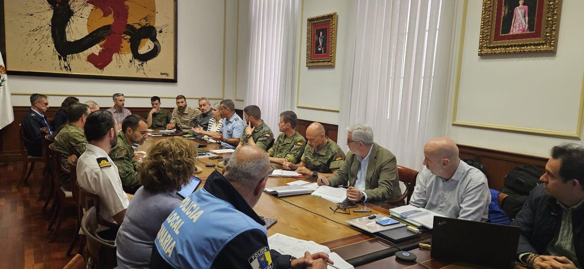 Reunión sobre el Día de las Fuerzas Armadas.